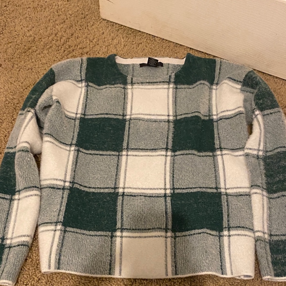 Tahari Plaid Green and White Women's Sweater